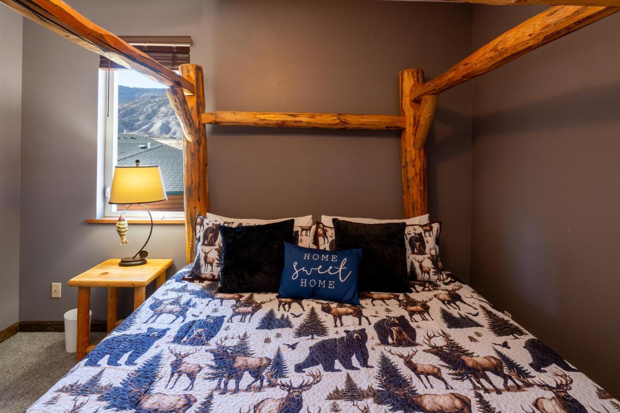 Bison Lodge - Lg Home - 2 Bedrooms - Less Than 5 Miles To Yellowstone North Entrance, Sleeps Up To 8 Gardiner Exterior foto