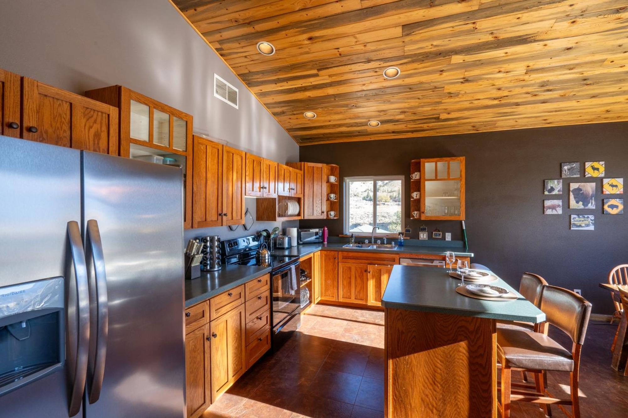 Bison Lodge - Lg Home - 2 Bedrooms - Less Than 5 Miles To Yellowstone North Entrance, Sleeps Up To 8 Gardiner Exterior foto